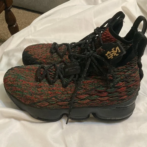 Lebron James black history special edition basketball shoes size 6Y - Picture 4 of 14